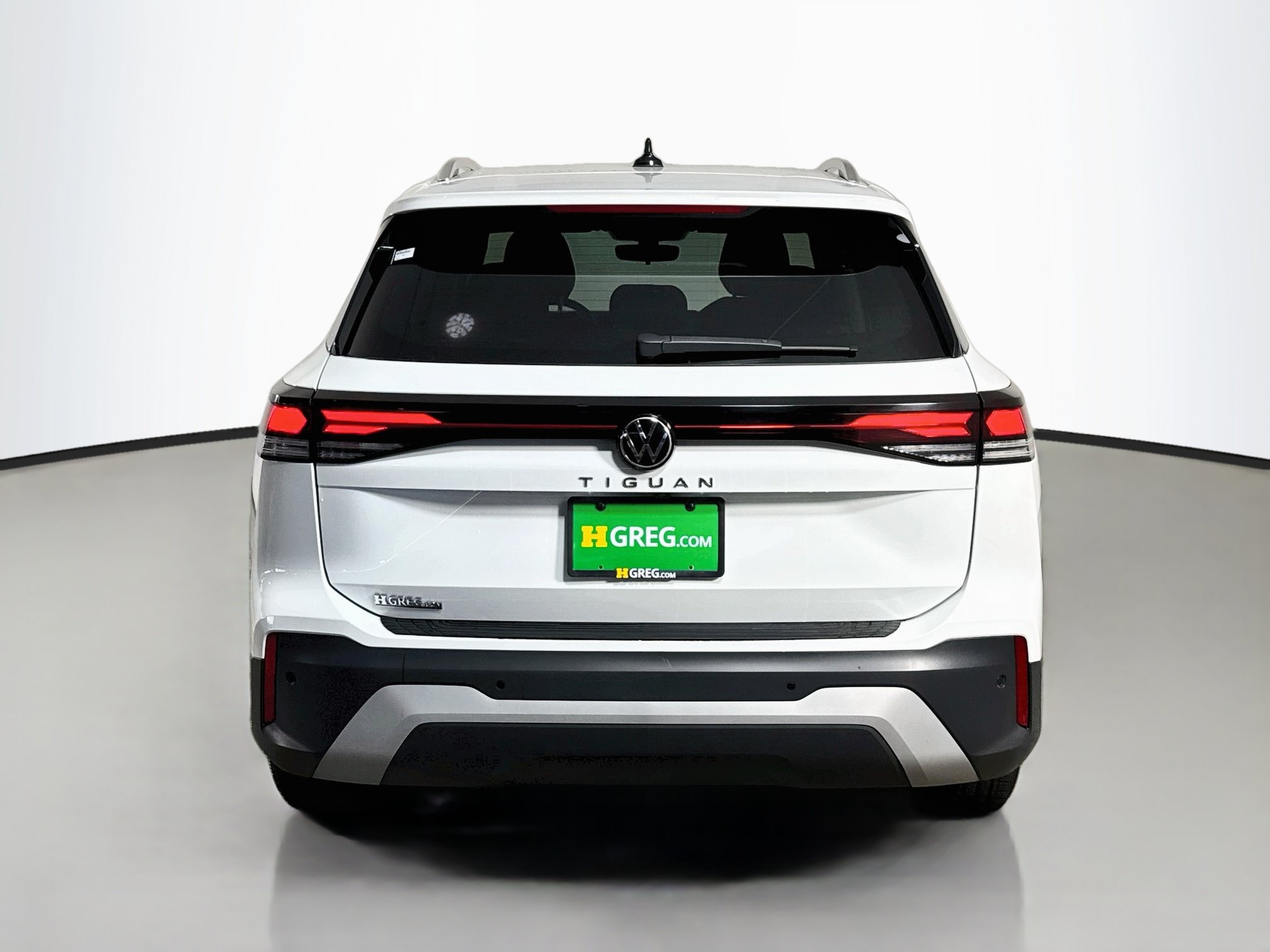 Used 2025 Volkswagen Tiguan S FWD image 8
