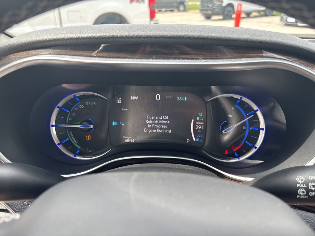 Used 2023 Chrysler Pacifica Limited image 62