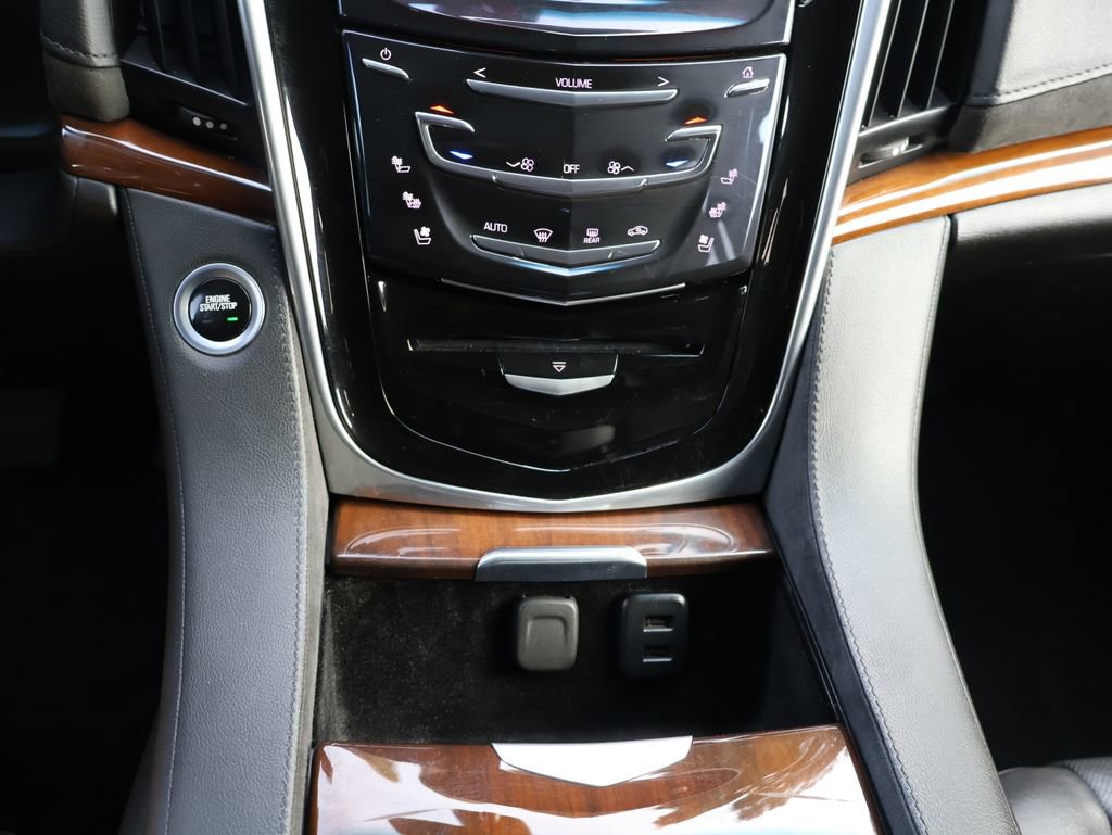 Used 2019 Cadillac Escalade 4WD w/ LPO, Radiant Package image 16