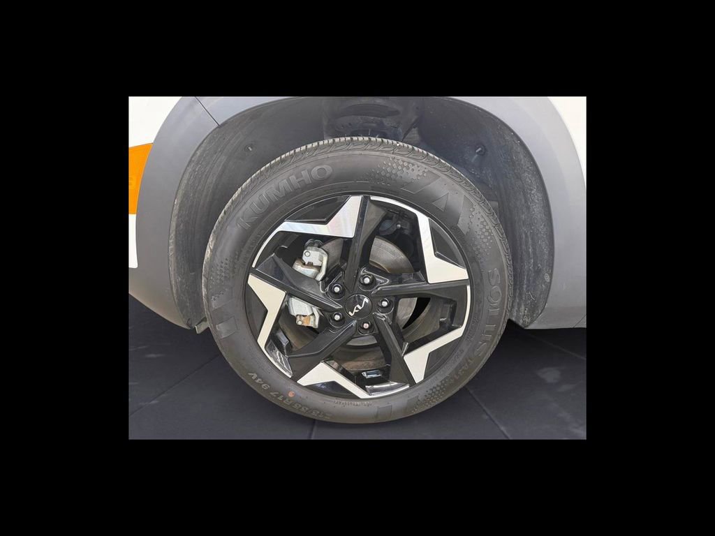 Used 2025 Kia Seltos S FWD image 10