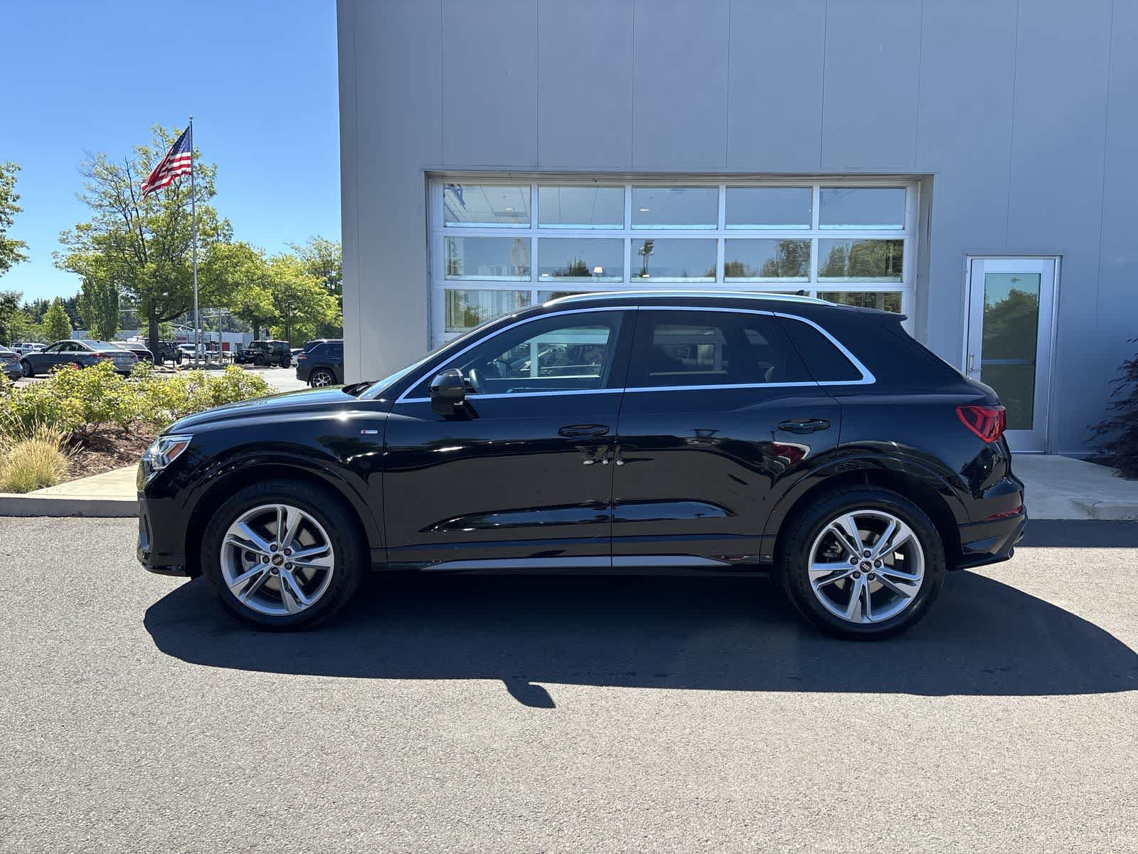 Used 2022 Audi Q3 2.0T Premium Plus AWD/4WD image 2
