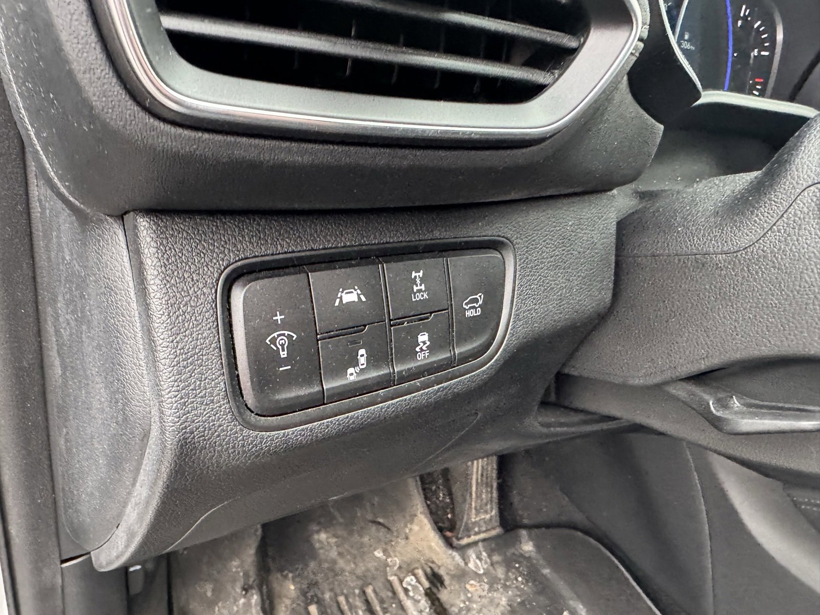 Used 2020 Hyundai Santa Fe SEL image 14