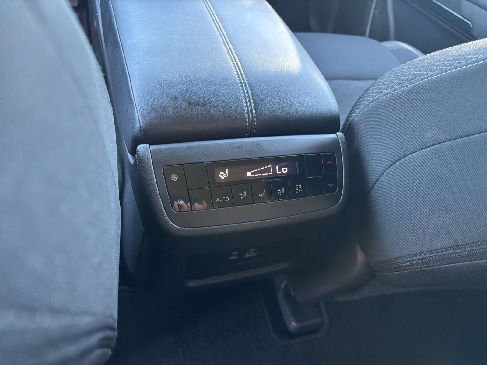 Used 2025 Nissan Pathfinder SV FWD image 24