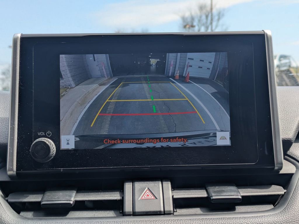 Used 2025 Toyota RAV4 XLE image 22