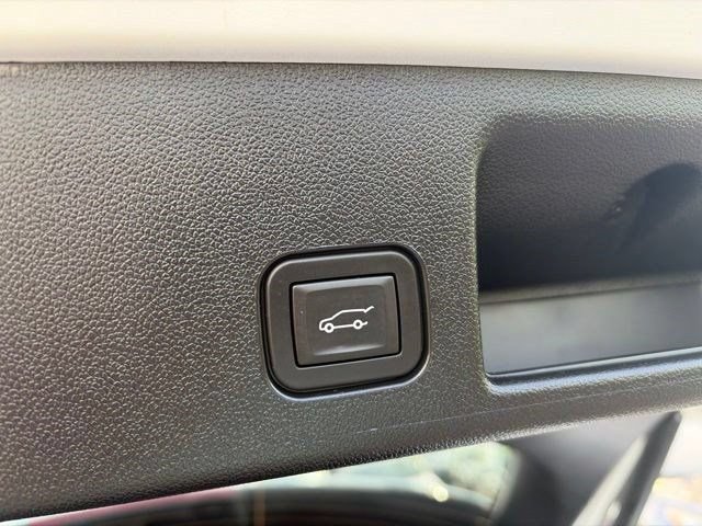 Used 2026 Chevrolet Equinox EV LT w/ Active Safety Package 3 FWD image 31