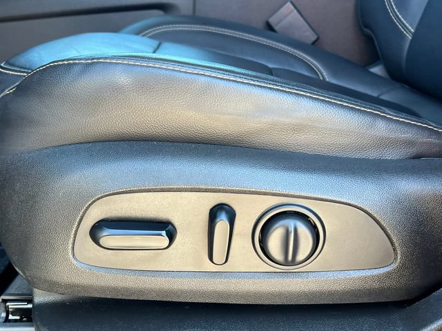 Used 2020 Chevrolet Traverse LT w/ LPO, Floor Liner Package AWD/4WD image 13