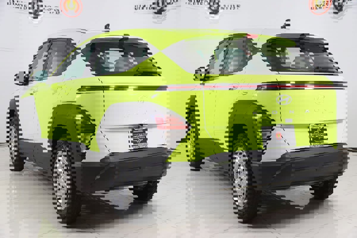 Used 2024 Hyundai Kona SE image 4