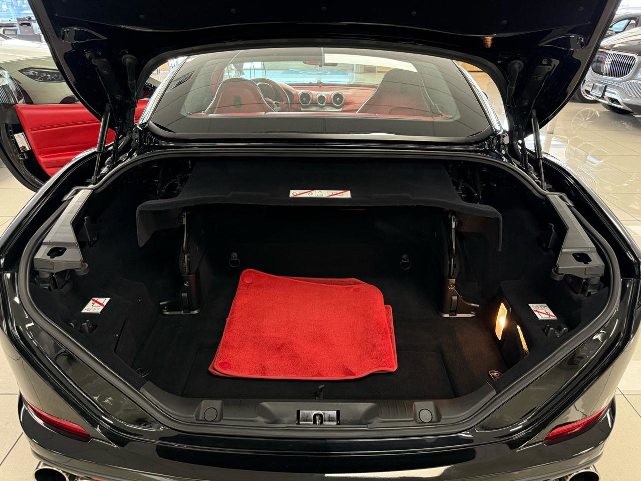 Used 2015 Ferrari California T RWD image 30