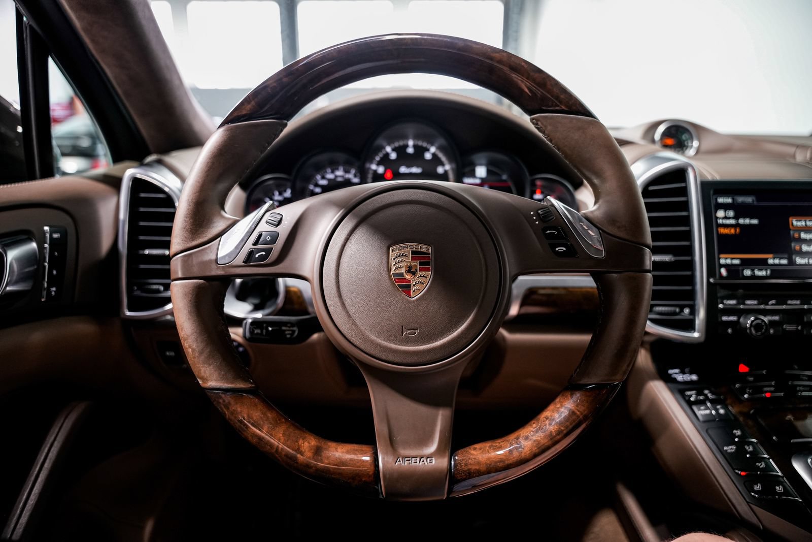 Used 2013 Porsche Cayenne Turbo AWD/4WD image 10
