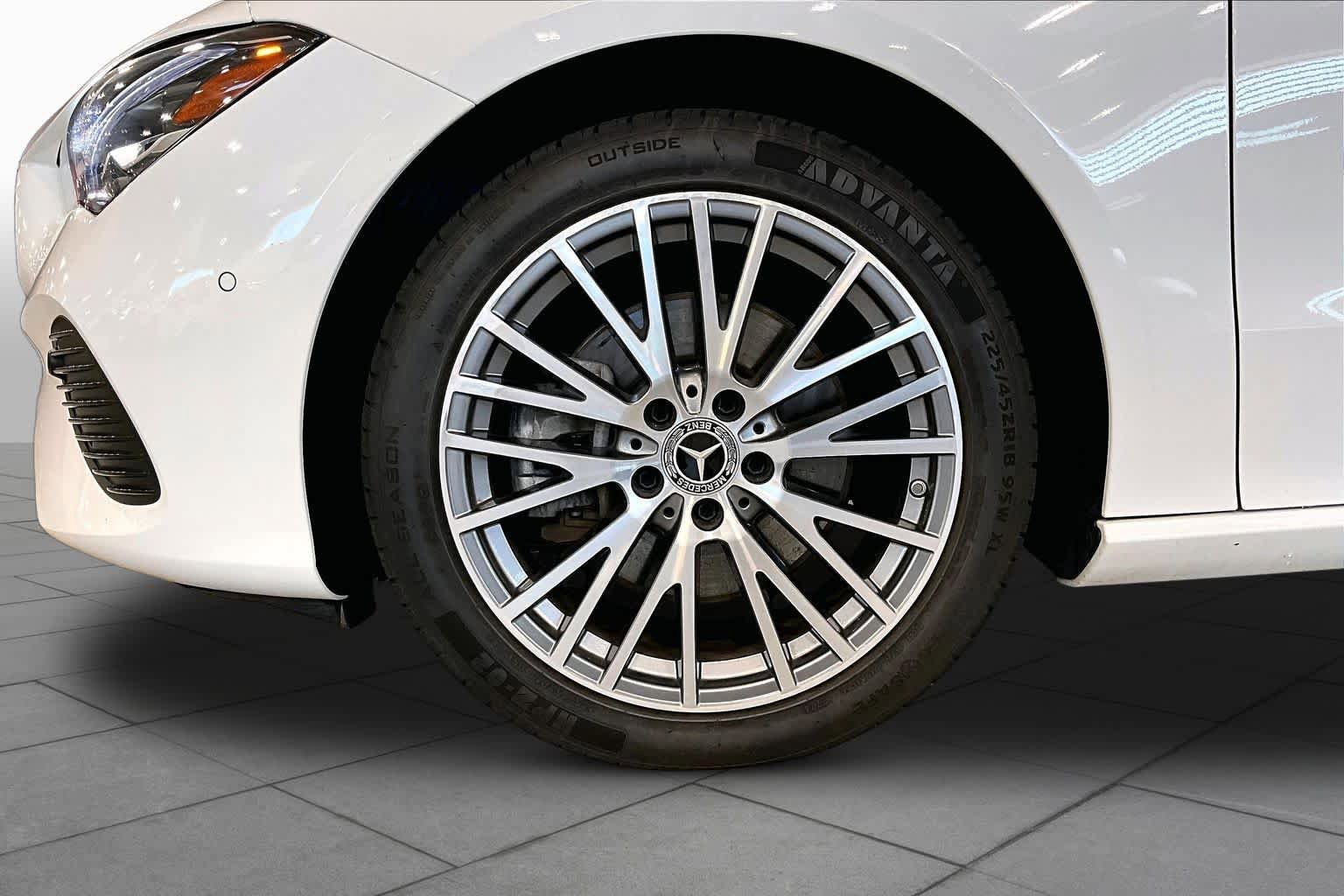 Used 2025 Mercedes-Benz CLA 250 4MATIC image 11