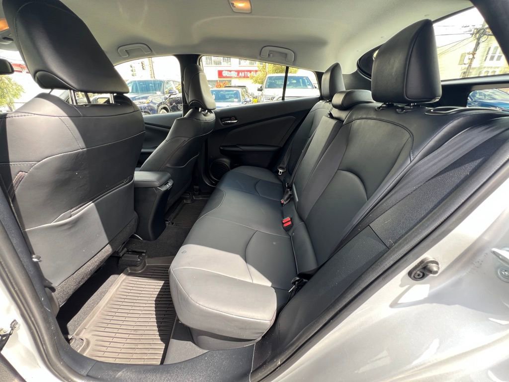 Used 2022 Toyota Prius AWD image 16