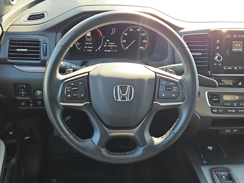 Used 2025 Honda Ridgeline Sport image 11