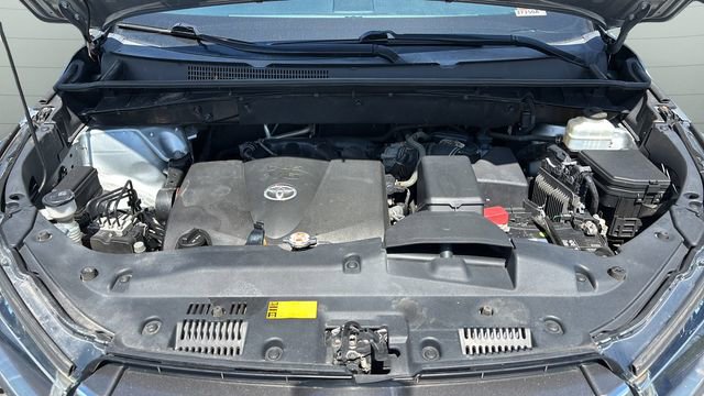 Used 2019 Toyota Highlander Limited Platinum AWD/4WD image 29