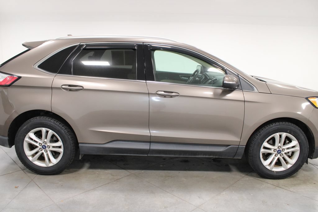 Used 2019 Ford Edge SEL w/ Equipment Group 201A FWD image 11