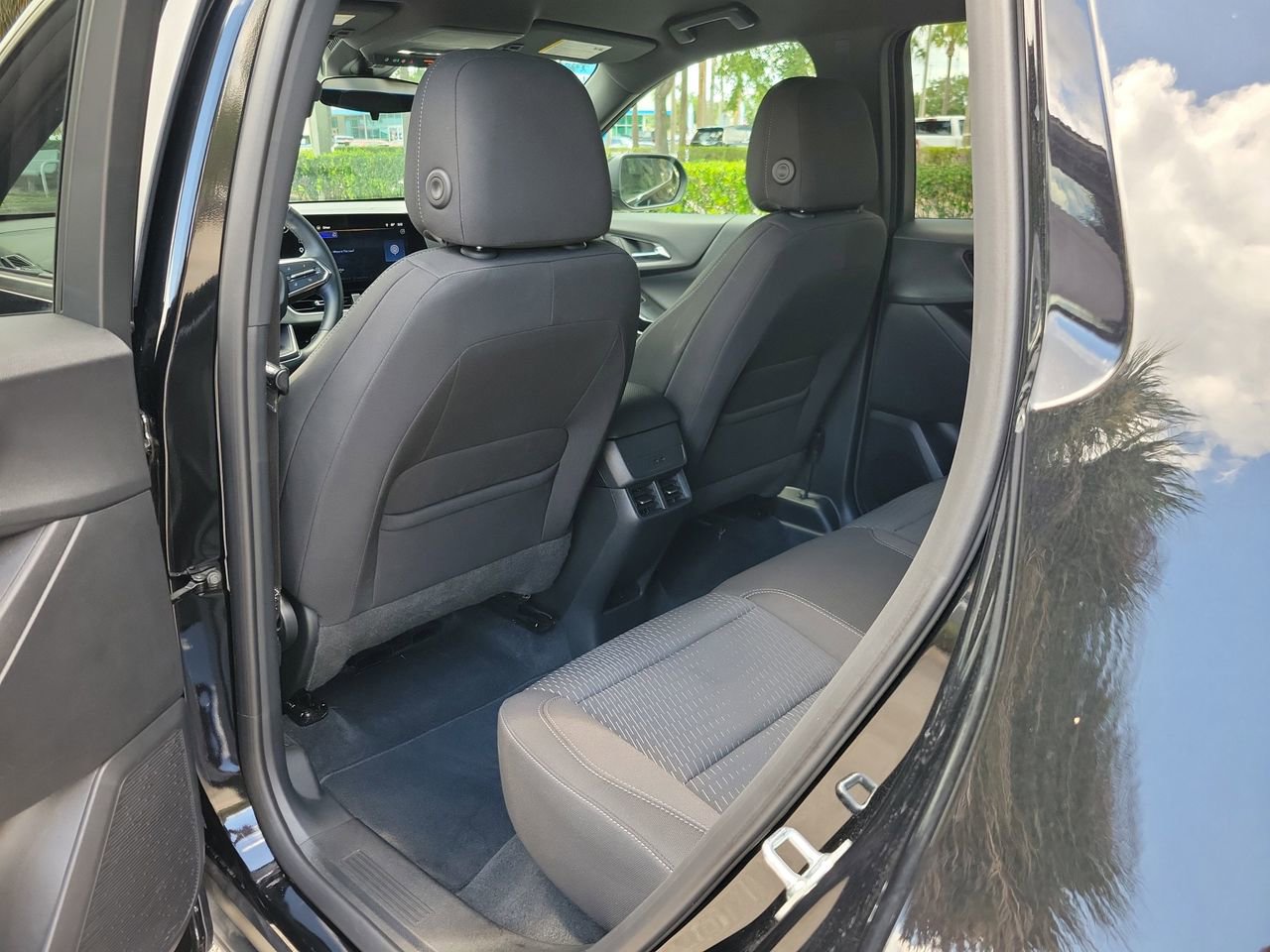 Used 2026 Chevrolet Equinox LT FWD image 8
