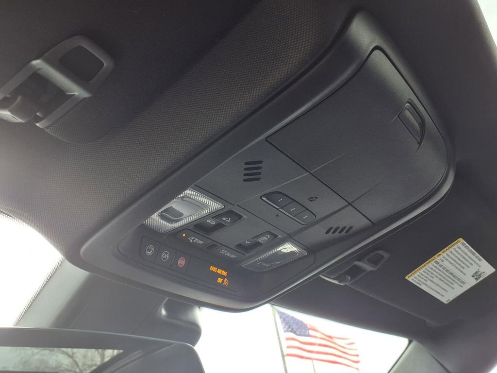 Used 2021 Cadillac XT4 Premium Luxury w/ Cold Weather Package image 15