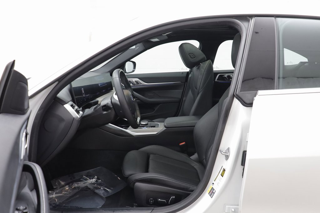 Used 2025 BMW i4 xDrive40i image 5
