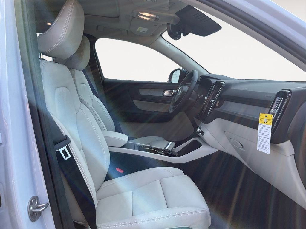 New 2026 Volvo XC40 B5 Plus w/ Protection Package Premier image 15