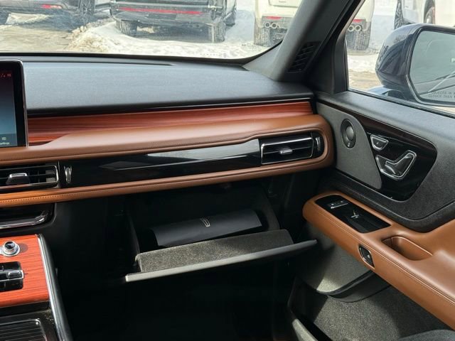 Used 2023 Lincoln Aviator Reserve w/ Jet Package image 34