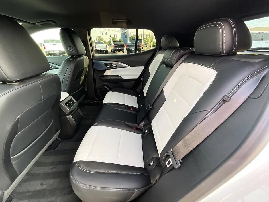 Used 2024 Chevrolet Equinox EV LT FWD image 26
