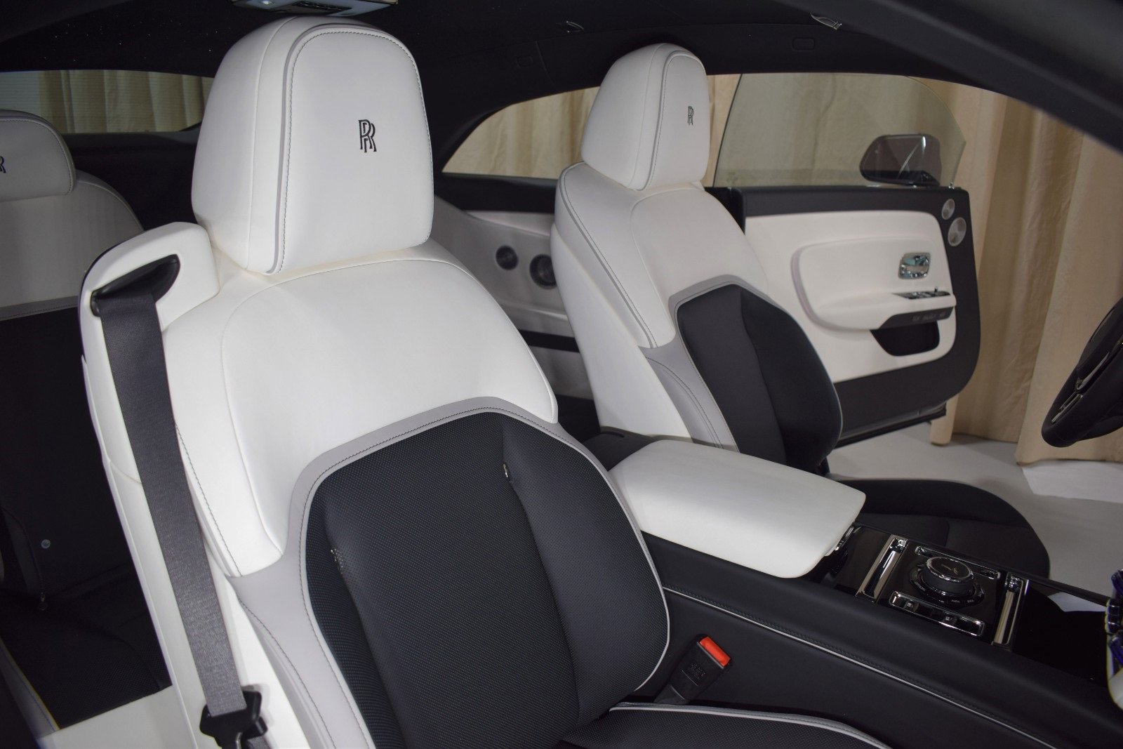 New 2024 Rolls-Royce Spectre w/ Spectre Launch Package image 24