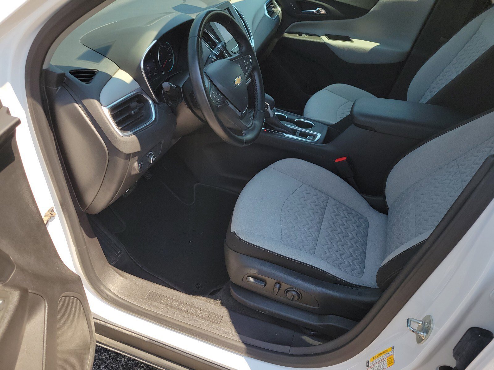 Used 2024 Chevrolet Equinox LT image 19