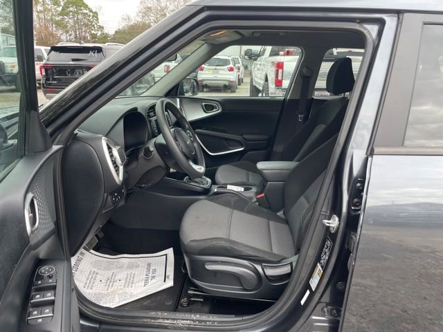 Used 2022 Kia Soul LX w/ Technology Package image 9