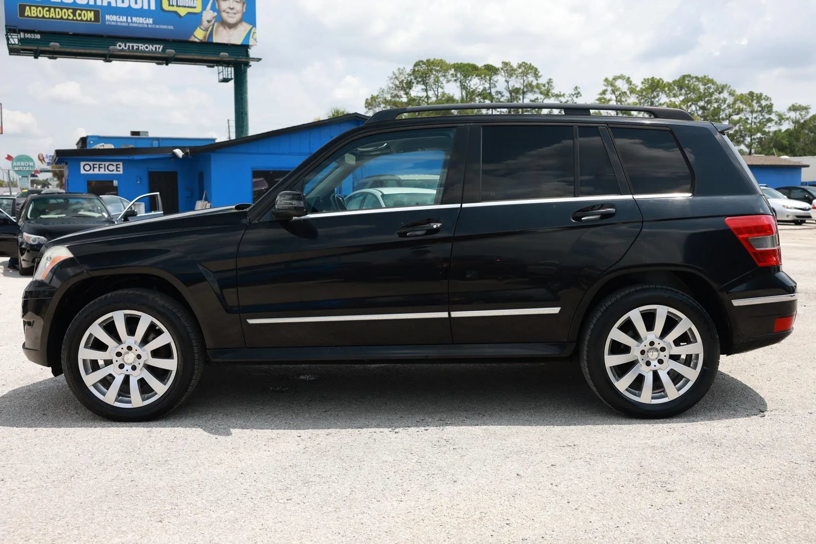 Used 2011 Mercedes-Benz GLK 350 2WD image 3