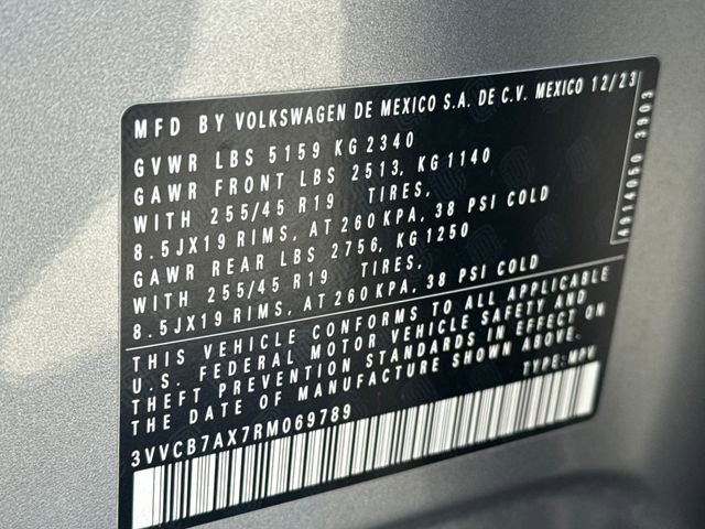 Used 2024 Volkswagen Tiguan SE R-Line image 17