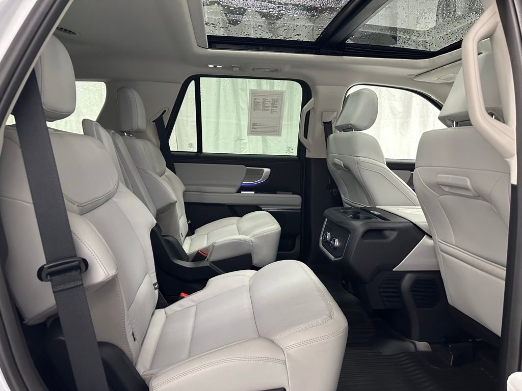 Used 2025 Ford Expedition Platinum image 55