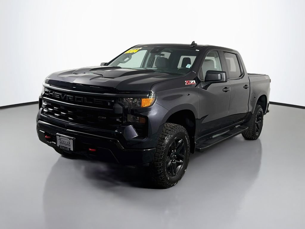 Used 2024 Chevrolet Silverado 1500 Custom Trail Boss AWD/4WD image 3