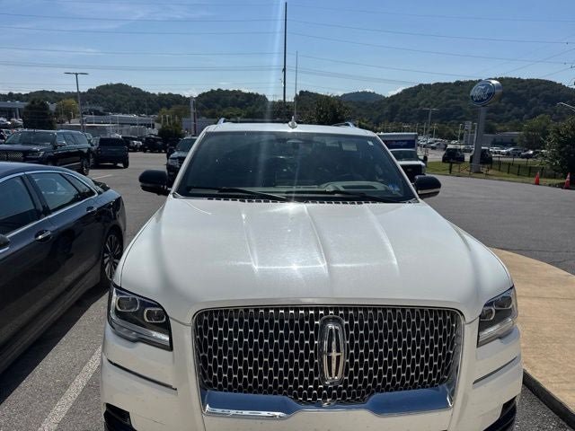 Used 2023 Lincoln Navigator Reserve AWD/4WD image 7