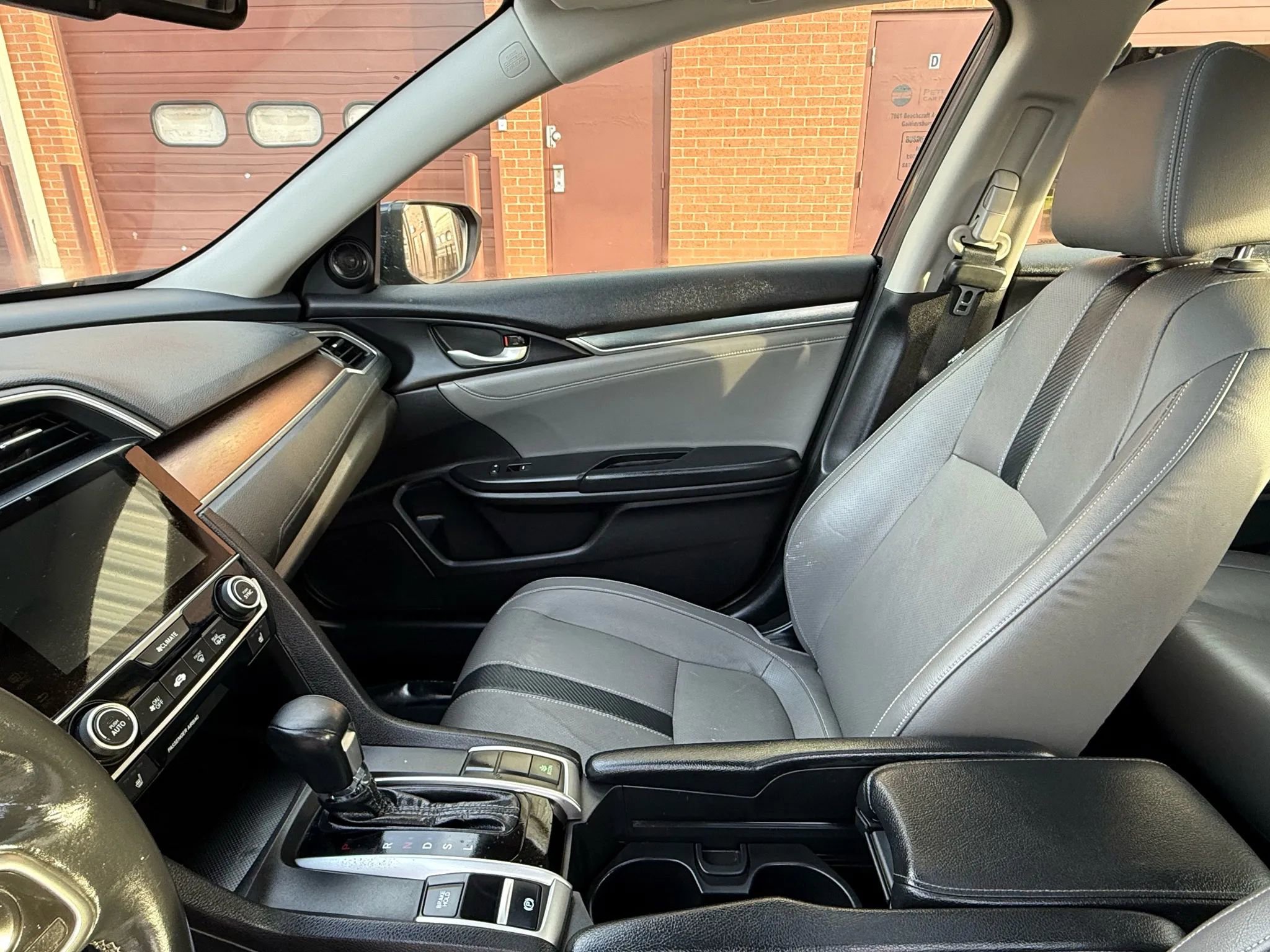 Used 2018 Honda Civic EX-L image 16