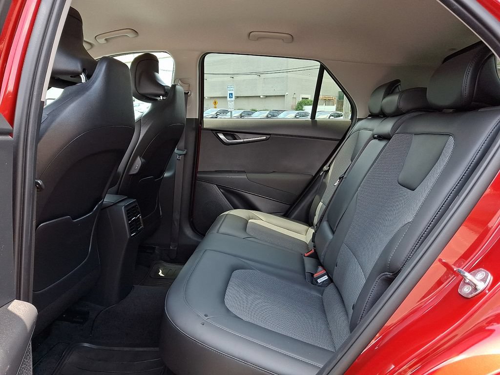 Certified 2023 Kia Niro EX FWD image 10