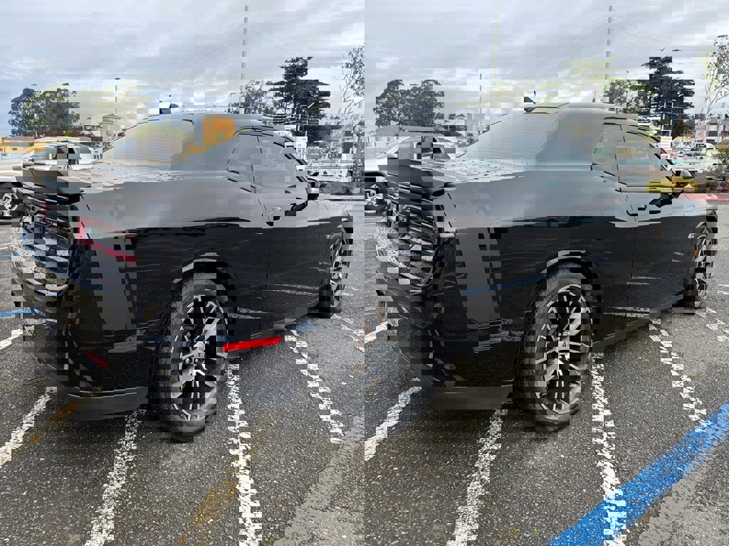 Used 2017 Dodge Challenger R/T Scat Pack w/ Leather Interior Group image 5