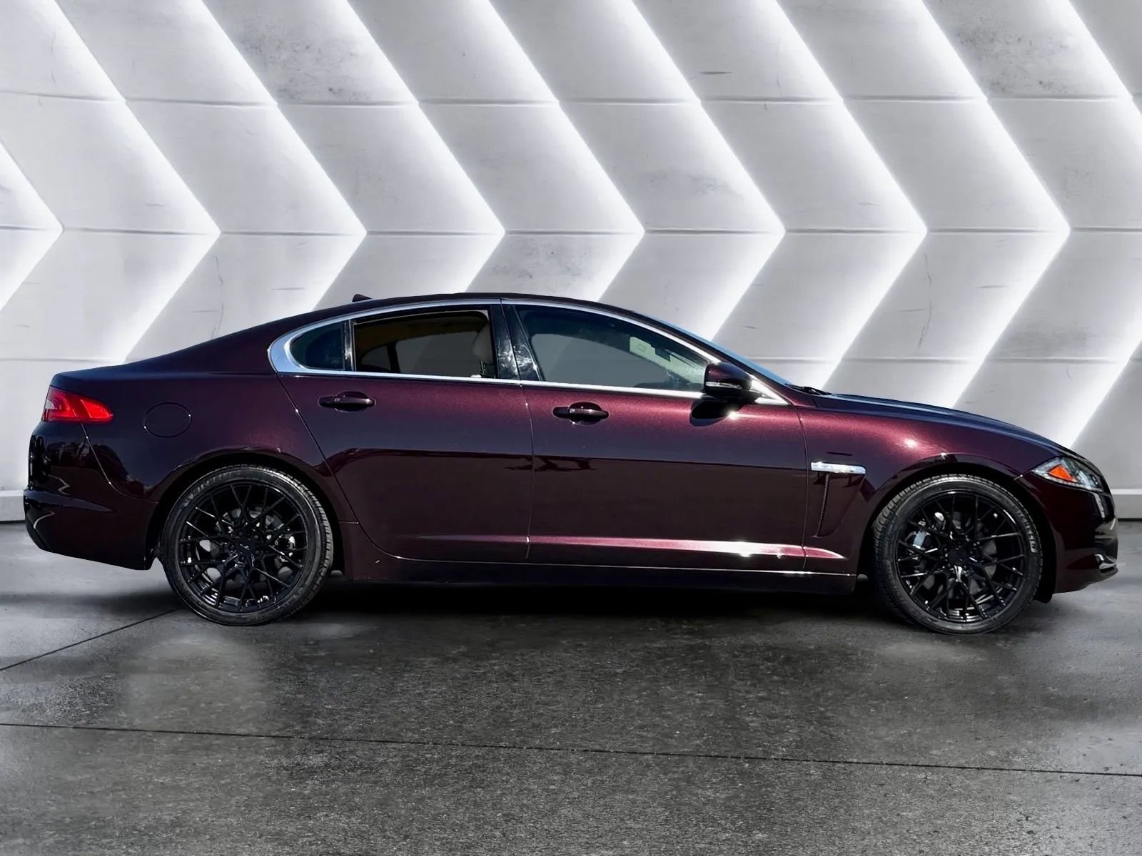 Used 2015 Jaguar XF Portfolio RWD image 6