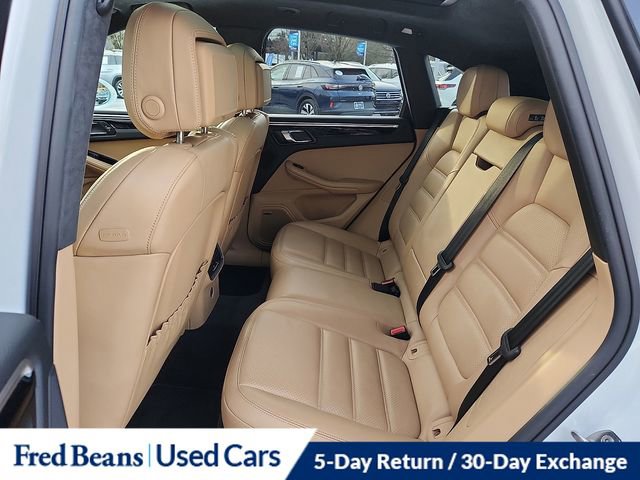 Used 2018 Porsche Macan Turbo image 12