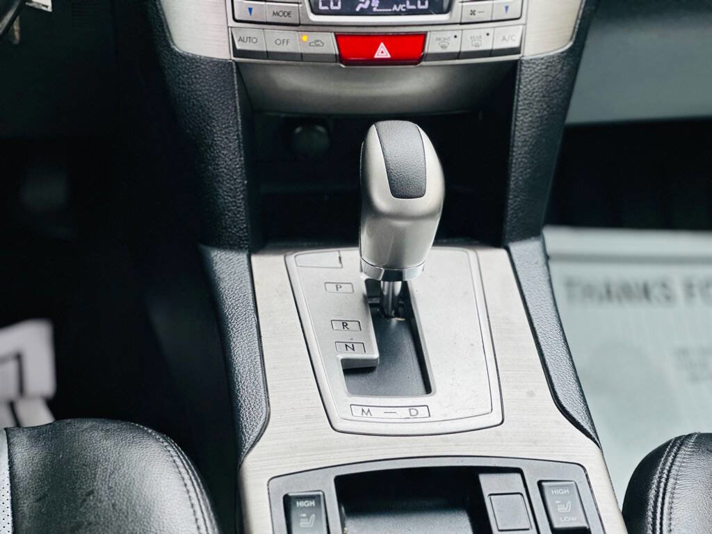 Used 2011 Subaru Outback 2.5i Limited w/ PWR Moonroof Pkg image 15