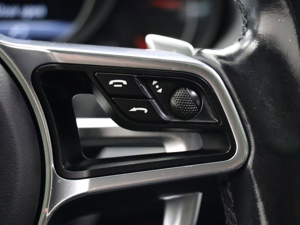 Used 2016 Porsche Cayenne image 18