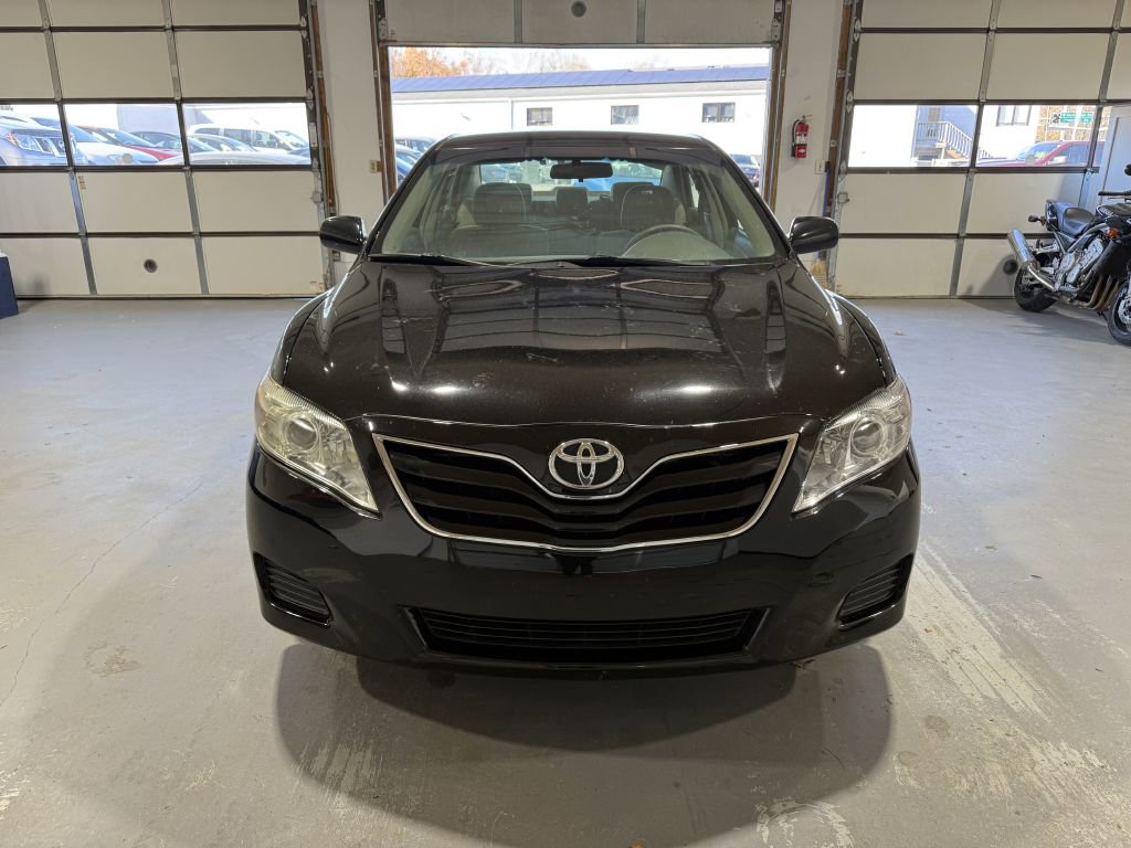 Used 2011 Toyota Camry image 3