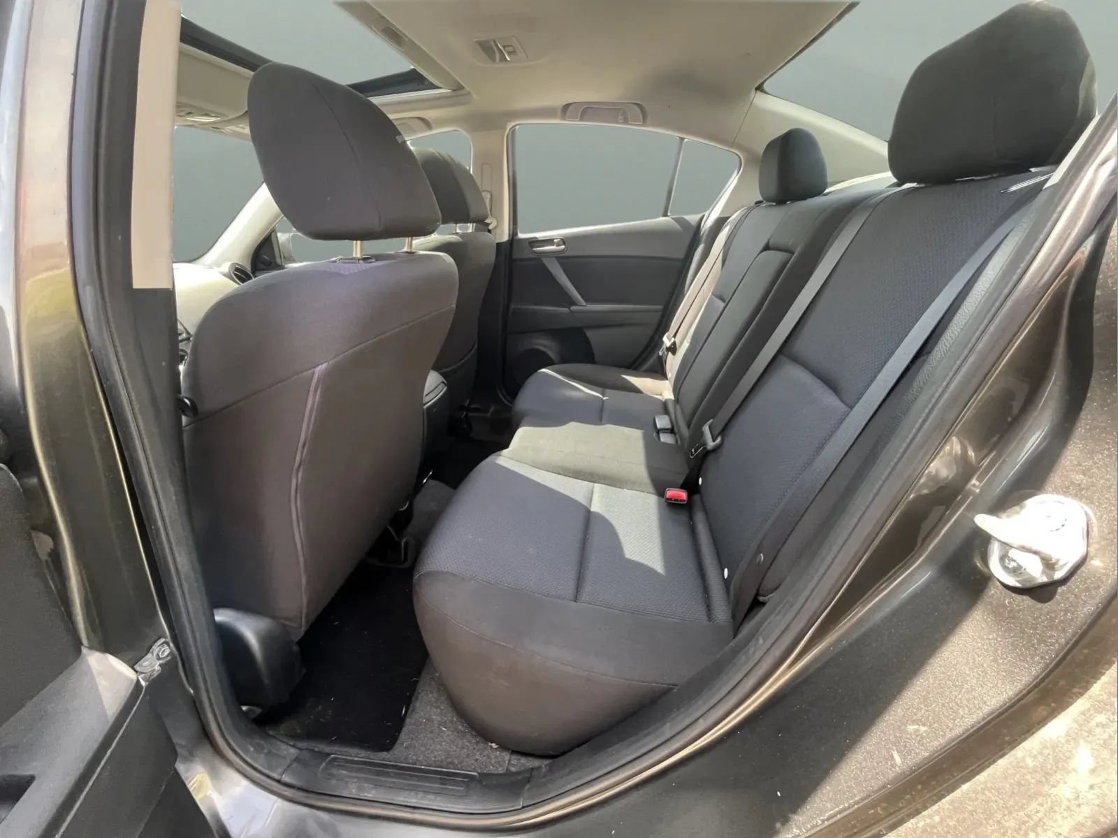 Used 2010 MAZDA MAZDA3 i Touring FWD image 13
