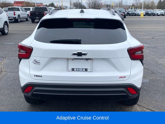 Certified 2025 Chevrolet Trax RS w/ Driver Confidence Package FWD image 5