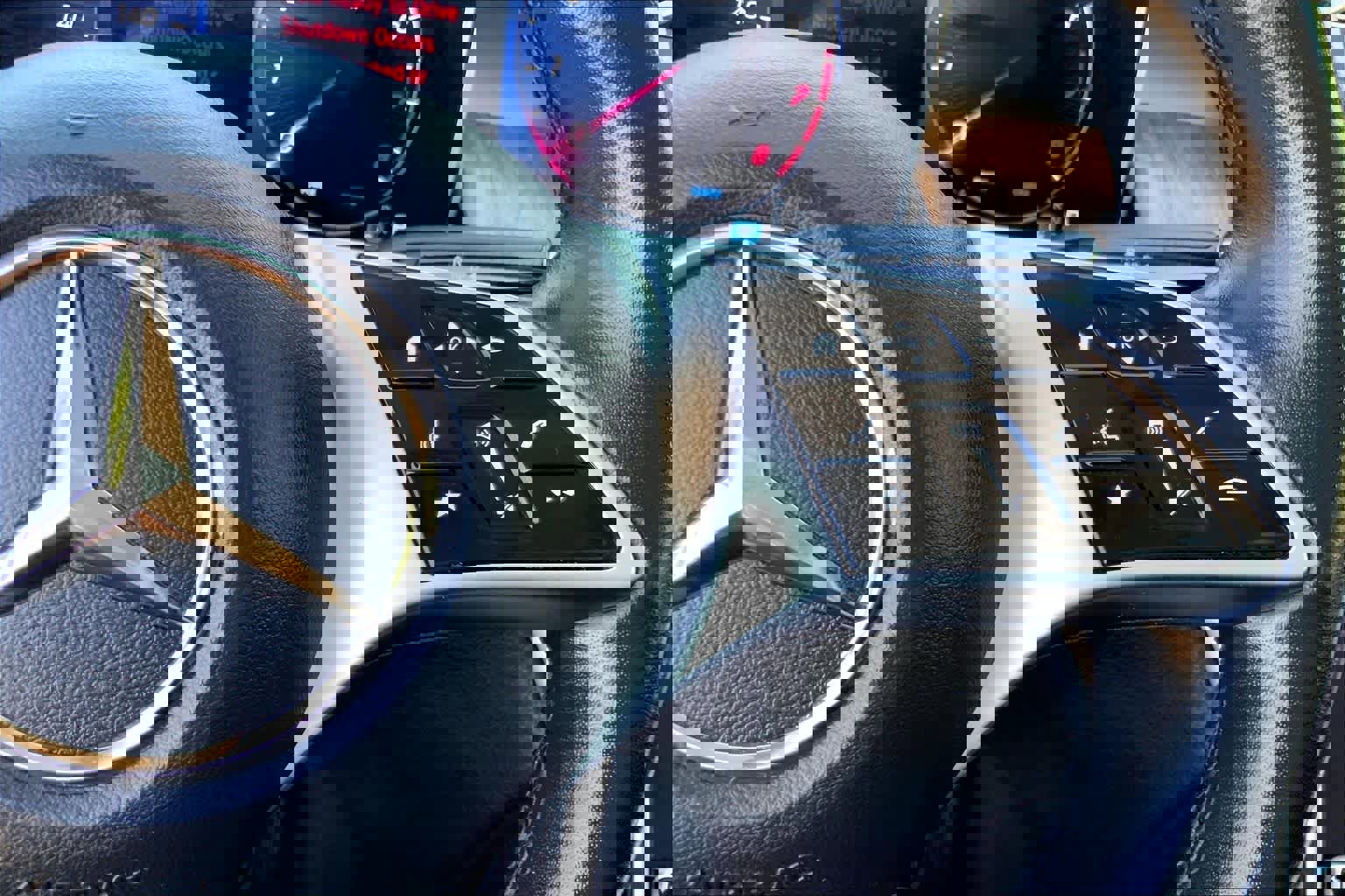 Used 2024 Mercedes-Benz GLC 300 image 25