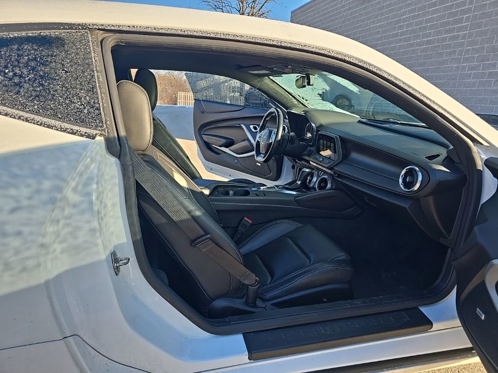 Used 2018 Chevrolet Camaro LT image 11