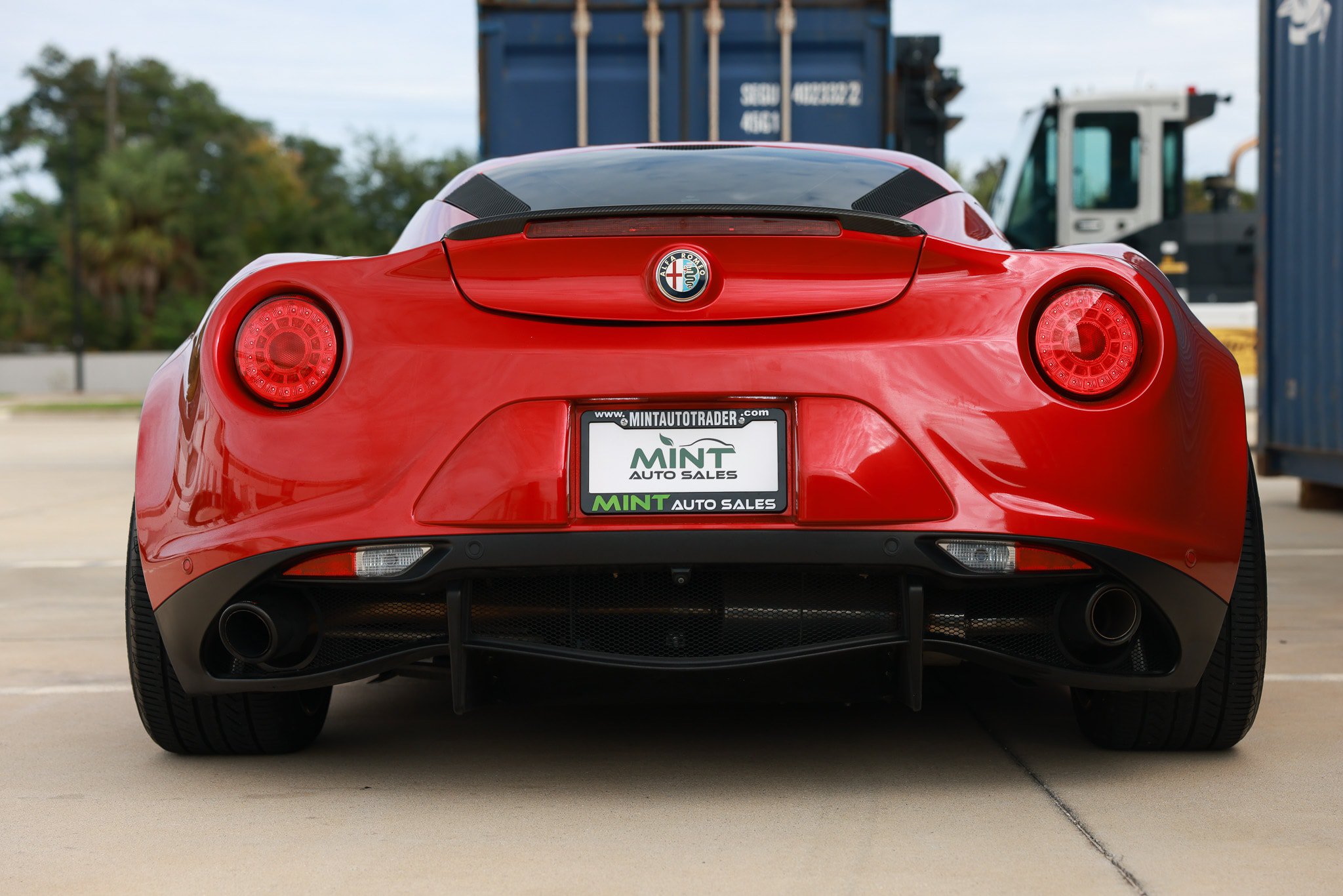 Used 2015 Alfa Romeo 4C Launch Edition w/ Convenience Group RWD image 11