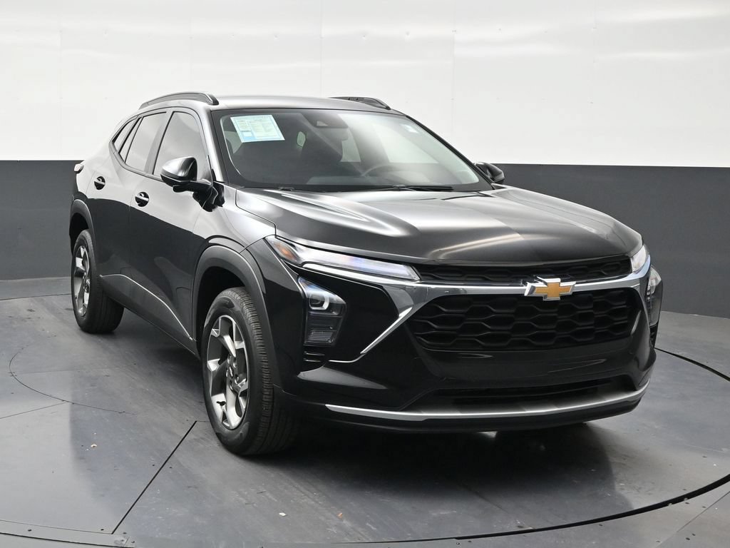 Used 2025 Chevrolet Trax LT w/ Driver Confidence Package FWD image 7