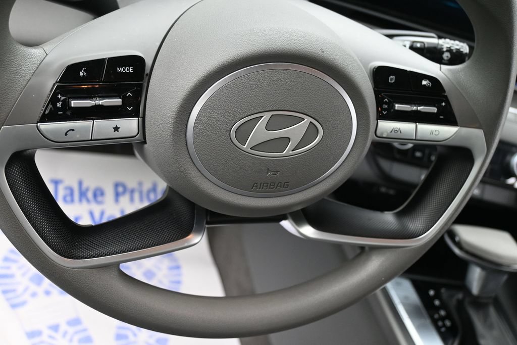 Used 2024 Hyundai Elantra SEL FWD image 12