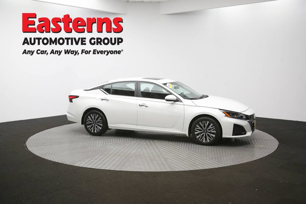 Used 2024 Nissan Altima 2.5 SV w/ SV Premium Package AWD/4WD image 49