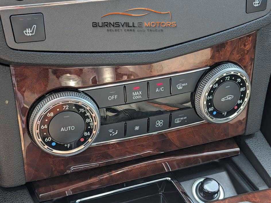Used 2010 Mercedes-Benz C 300 Sport image 23