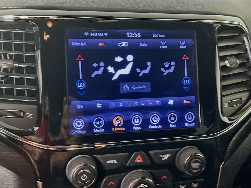 Certified 2019 Jeep Grand Cherokee Altitude AWD/4WD image 23